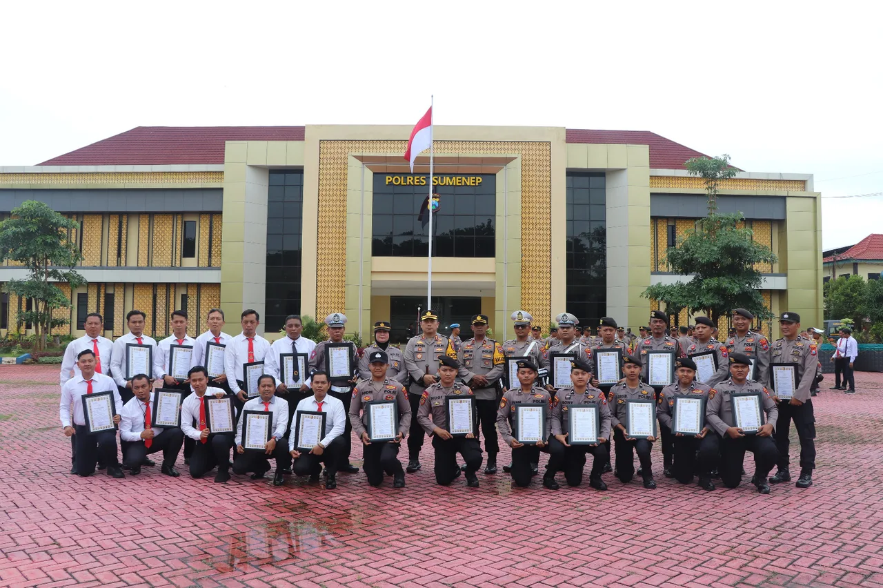 Berhasil Ungkap Kasus, Kapolres Sumenep Berikan Penghargaan Kepada 28 Personil