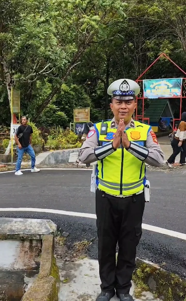 Polres Oku Selatan Berikan Rasa Aman Kepada Pengunjung Wisata Danau Ranau