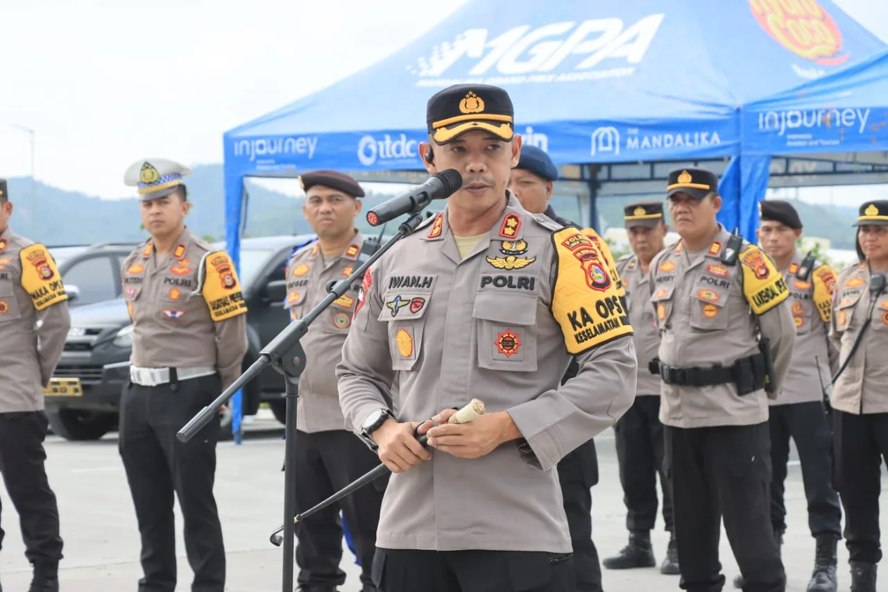 Polres Loteng Libatkan Ratusan Personel Amankan Festival Bau Nyale 2025