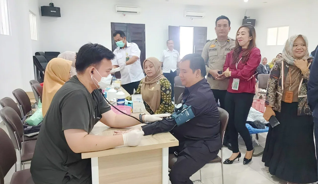 PN Sei Rampah Gelar Perdana kegiatan Sosial Donor Darah bersama Awak Media Di Aula Kantornya