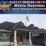 Kantor DPC PKB, Kibar Bendera Rusak Dan Robek, Apa Kontribusi Untuk Negeri Dan Rakyat. UU Pasal 67 Sudah Jelas.