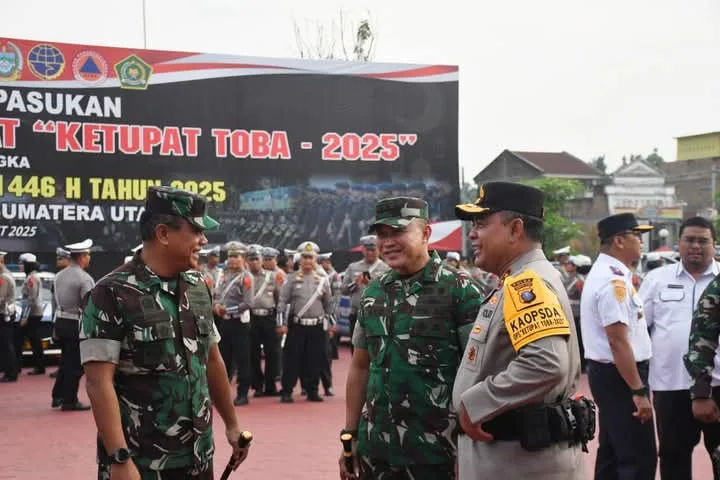 Pangdam I/BB Hadiri Apel Gelar Pasukan Operasi Ketupat Toba 2025 Di Mapolda Sumut