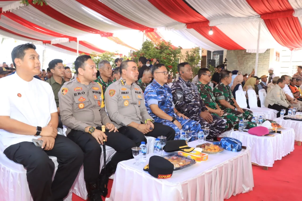 ‎Kapolres Loteng Hadiri Panen Raya Padi Serentak 14 Provinsi Di Pujut  ‎