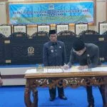 DPRD Pesisir Barat Umumkan Pergantian Kepemimpinan Daerah dalam Rapat Paripurna