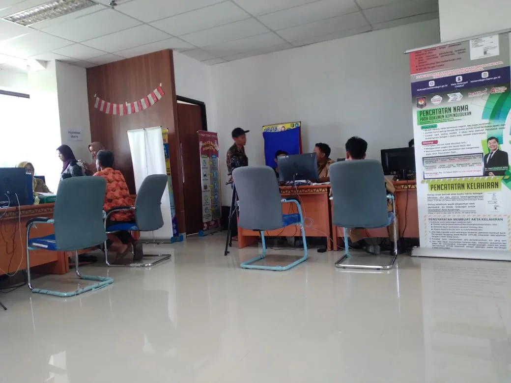 Bikin Rakyat Terbebani Mahalnya Biaya Yang Di Keluarkan Dalam Membuat KTP