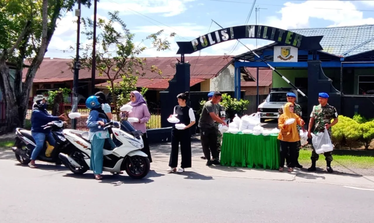 Jum'at Berkas, Subdenpom Pangkalan Brandan Ulurkan Bantuan ke Warga Langkat