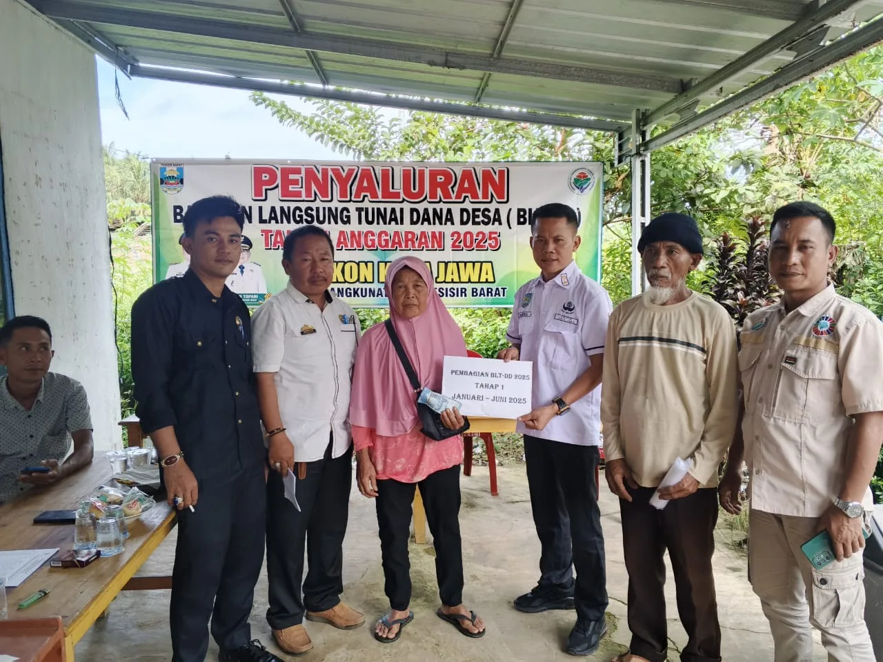 Pekon Kota Jawa Salurkan Blt dd Tahap Pertama Tahun 2025 Kepada 10 Keluarga Penerima Manfaat