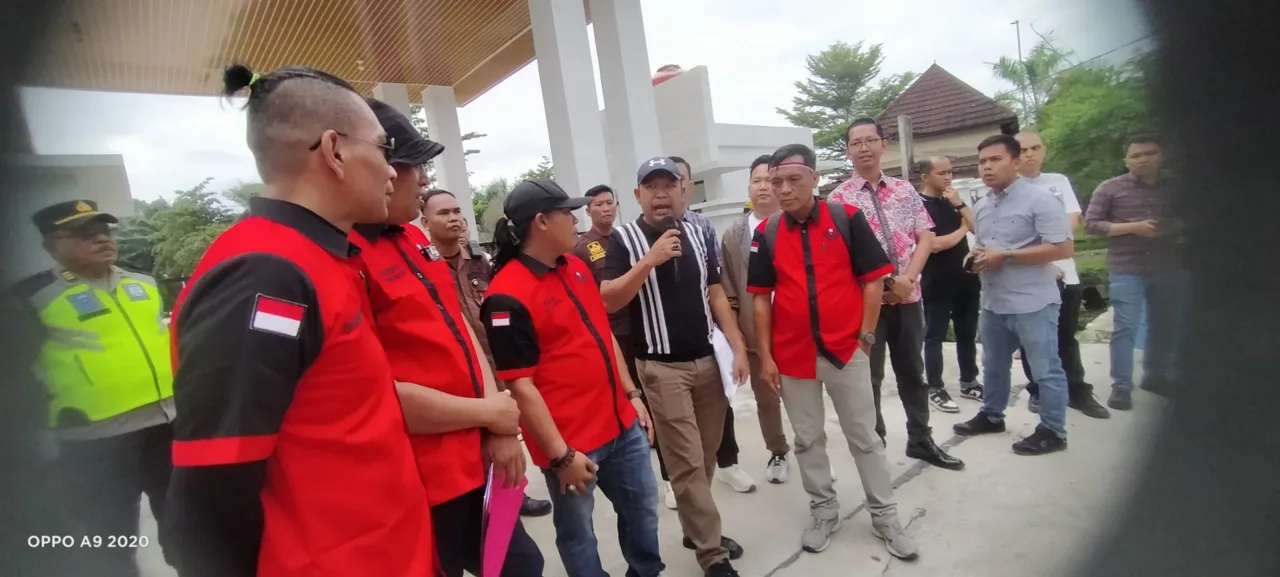 Dugaan Korupsi Kepala Desa Di Kabupaten Oku,Ormas Jerat Gelar Aksi Di Halaman Kejari Oku