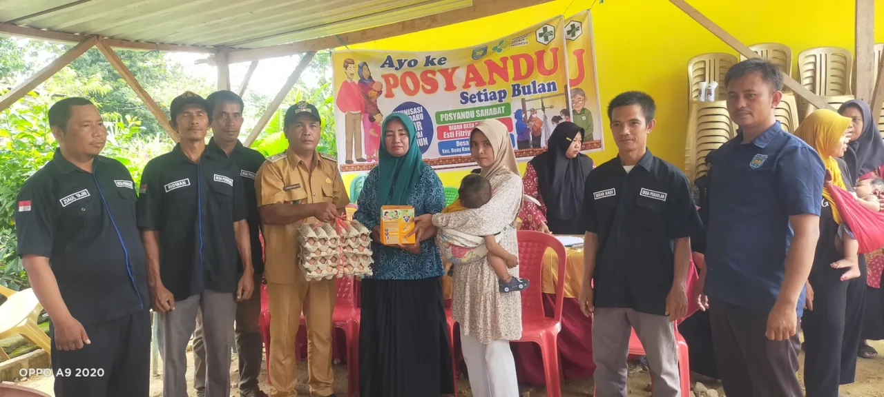 Guna Mencegah Stunting Pemdes Pekuolan Berikan Bantuan Kepada Ibu Hamil Dan Balita