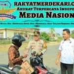Tebarkan Semangat Nasionalisme Kapolres Tulang Bawang Barat Bagikan Bendera Merah Putih Menjelang HUT RI ke-80*