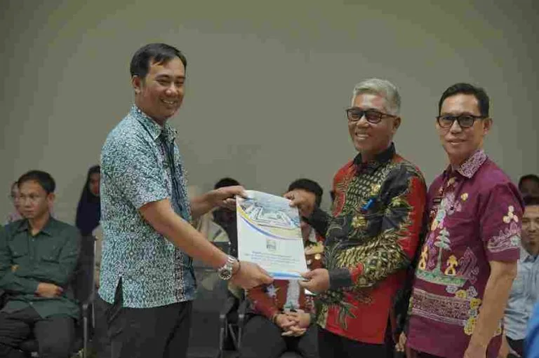 Antoni Wijaya Gantikan Suryadi Pimpin Diskominfotiksan Pesisir Barat