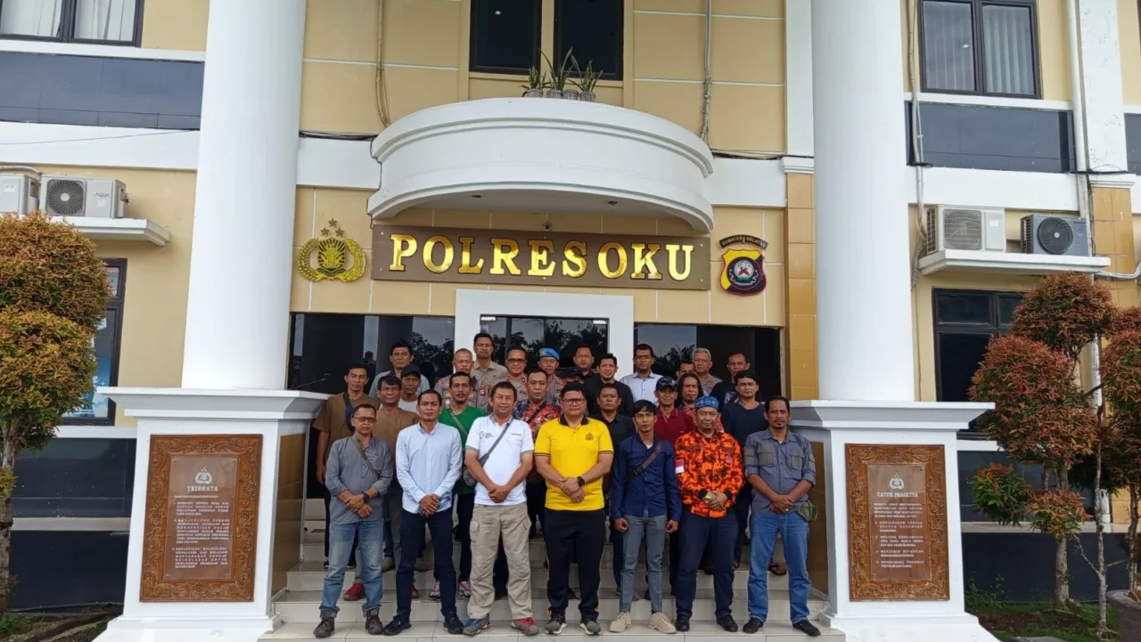 Koalisi Masyarakat Peduli Oku ( KMP-OKU ) Bersama Insan Pers,Ormas Dan LSM, Mendatangi Polres Oku Untuk Melakukan Kegiatan Audiensi Terkait Unjuk Rasa Pada tanggal 1 September 2025 lalu