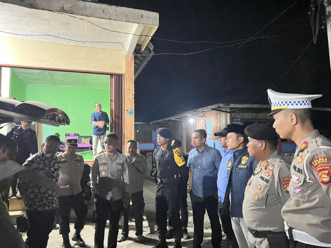 Kapolres Oku Selatan Pimpin Pencarian Korban Banjir Bandang Di Sindang Danau