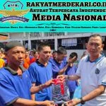 Rutan Kelas IIB Krui Bagikan Baju Dis Baru Kepada Warga Binaan Pemasyarakatan.