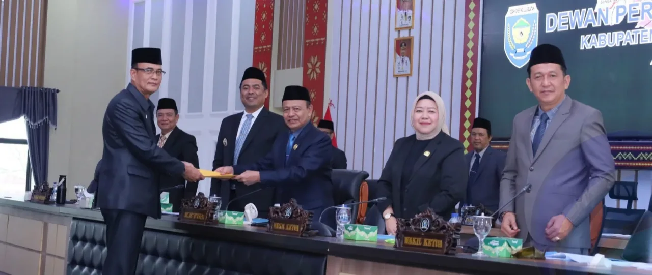 Bupati Dan Wakil Bupati Oku Selatan Hadiri Rapat Paripurna DPRD Oku Selatan