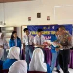 Geger di Sekolah! Polisi Datang Bukan untuk Menangkap, Tapi Mengajar!