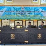 DPRD Pesisir Barat Gelar Paripurna Pandangan Umum Fraksi atas Empat Raperda Usulan Eksekutif
