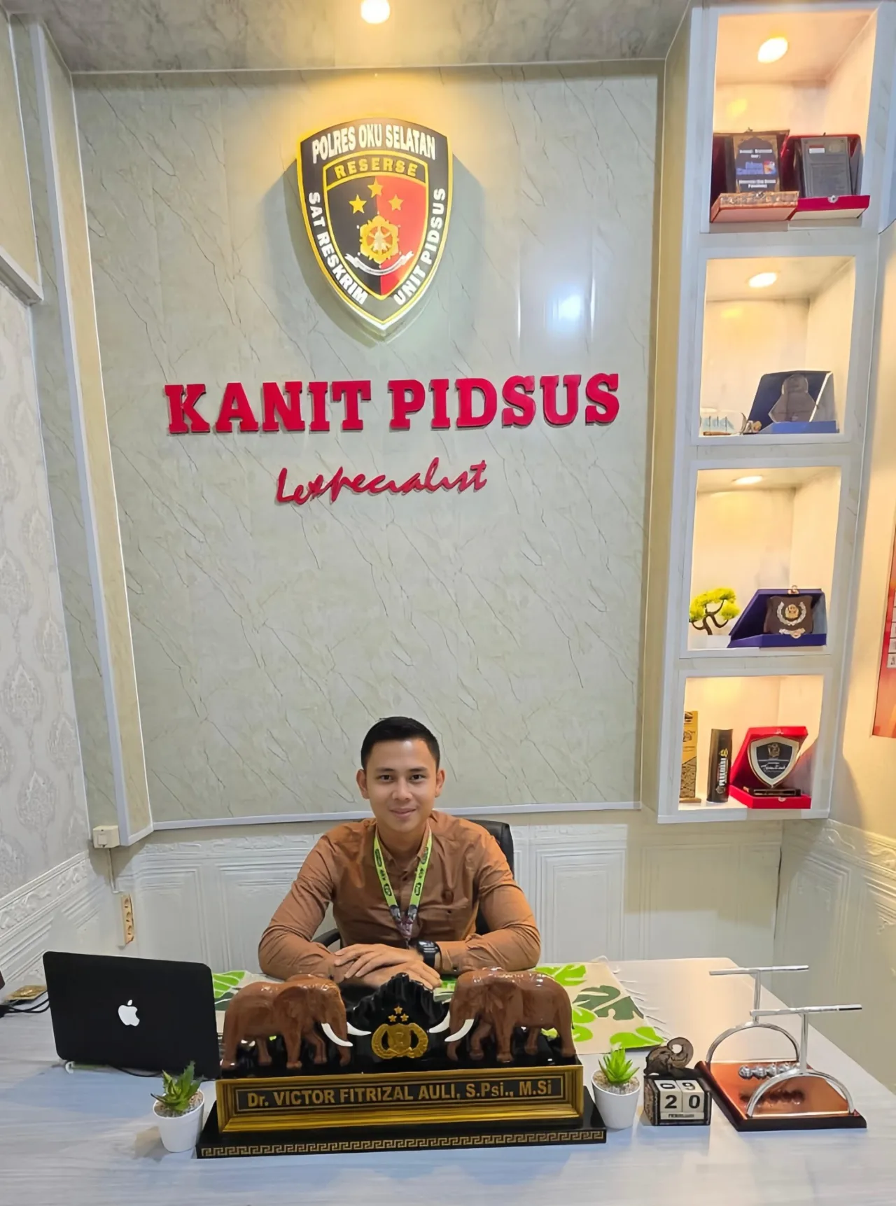 Inspektur Dua (IPDA) Dr. Victor Fitrizal Auli, S.Psi., M.Si.: Polisi Akademisi Multitalenta Yang Menginspirasi Generasi Muda