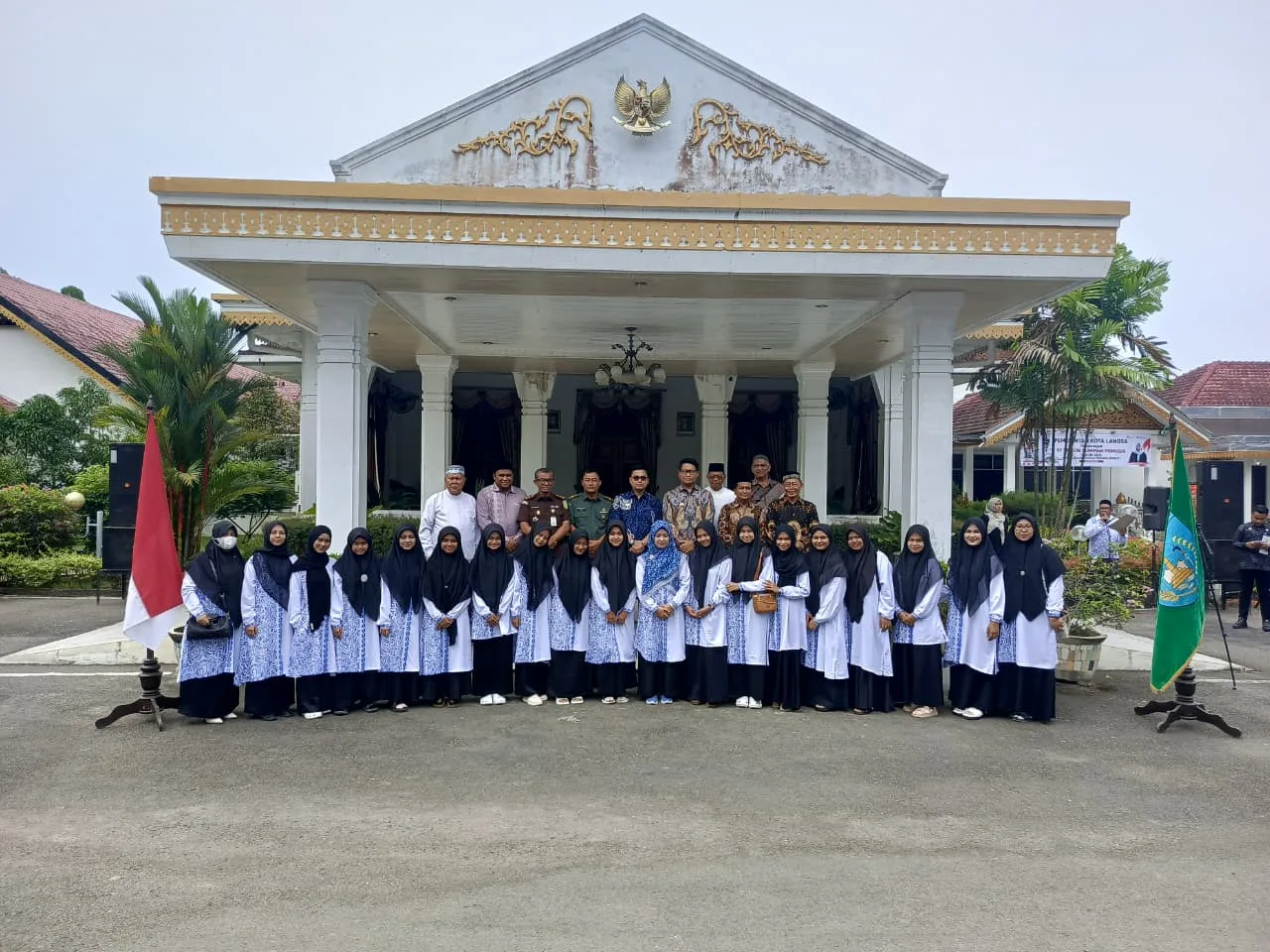 Walikota Langsa Lepas Keberangkatan Kafilah MTQ XXXVII Aceh Tahun 2025