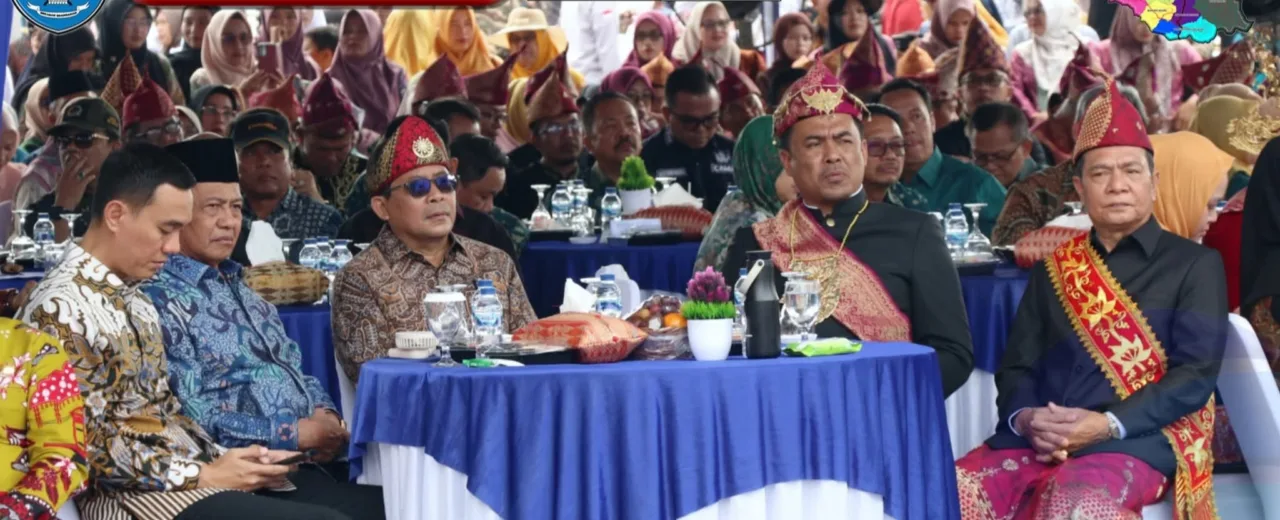 Acara Pembukaan Festival Danau Ranau Tahun Ini Menampilkan Berbagai Atraksi Seni, Budaya
