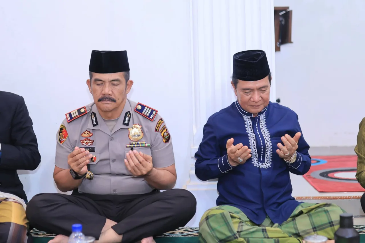 Wakil Bupati Ogan Komering Ulu Selatan, Drs. H. Misnadi, MM., M.Si., Menghadiri Peringatan Isra’ Mi’raj Nabi Muhammad SAW 1447 H / 2026 M Di Desa Sindang Danau