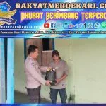 Polri Hadir di Tengah Rakyat! Polsek Dente Teladas Tebar Kepedulian Lewat Jumat Berkah untuk Warga Kurang Mampu