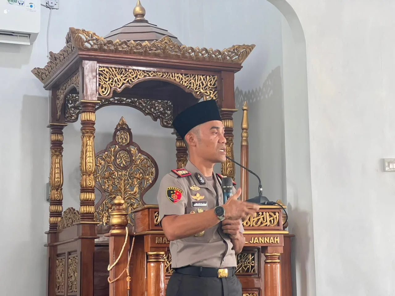 Kapolres Oku Selatan Laksanakan Program SAJADAH Di Masjid Ar Raudatul Jannah Muaradua