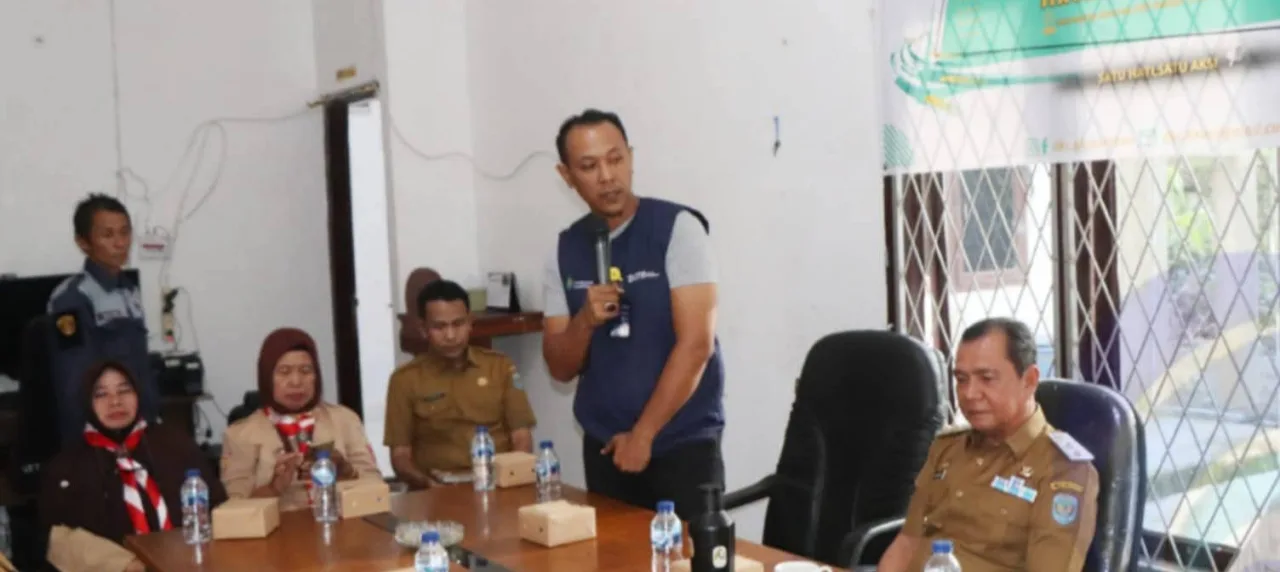 Wakil Bupati Ogan Komering Ulu Selatan Menerima Secara langsung Penyerahan Bantuan Corporate Social Responsibility (CSR) Dari PT Sinergi Gula Nusantara (SGN) Dan PT Cinta Manis kepada Kwartir Cabang Gerakan Pramuka Kabupaten Oku Selatan