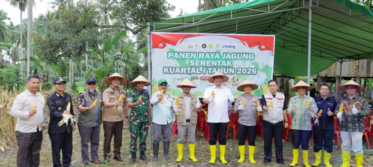 Bupati Ogan Komering Ulu Selatan (Oku Selatan), Abusama, S.H.,Menghadiri Kegiatan Panen Raya Jagung Serentak Kuartal I Tahun 2026