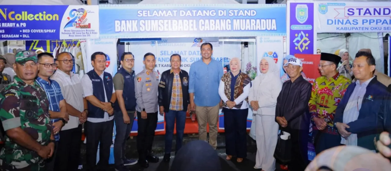 Bupati Abusama Resmikan Pasar Malam Dan Pameran UMKM Hut Ke 22 Oku Selatan Di Terminal Muaradua