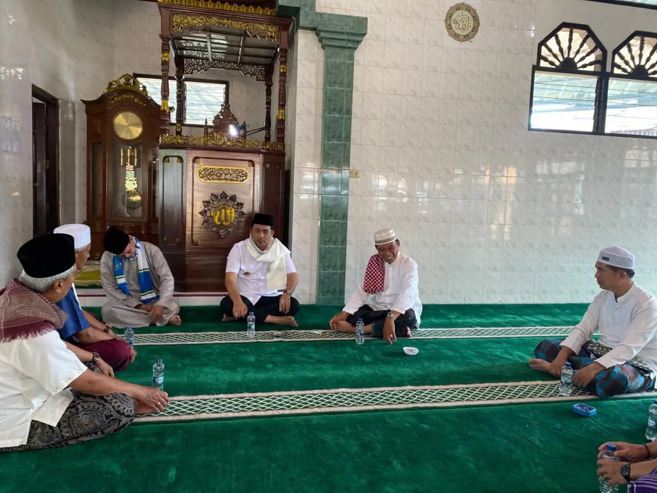 Bupati Oku Selatan Safari Jumat Di Masjid Raya Simpang Sender Perkuat Silahturahmi Dan Keimanan Masarakat
