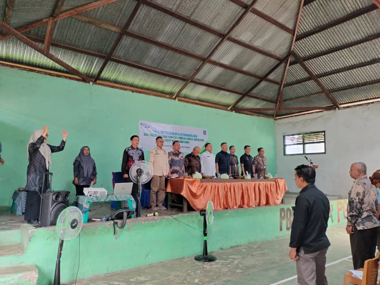 Asisten 1 Hadiri Sosialisasi Program BPJS Ketenagakerjaan Bagi Pelaku Pariwisata Dan Nelayan Di Kabupaten Oku Selatan