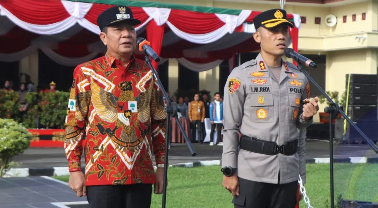 Wakil Bupati Oku Selatan, Drs. H. Misnadi, M.M., M.Si., Menghadiri kegiatan Apel Bersama Dan Ikrar Sabuk Kamtibmas