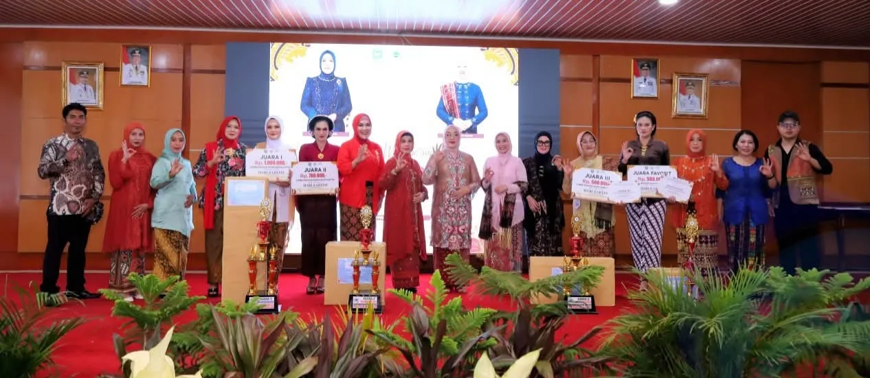 Wakil Bupati Oku Selatan Resmi Buka Lomba Fashion Show Kebayak Dalam Rangka Memperingati Hari Kartini Tahun 2026