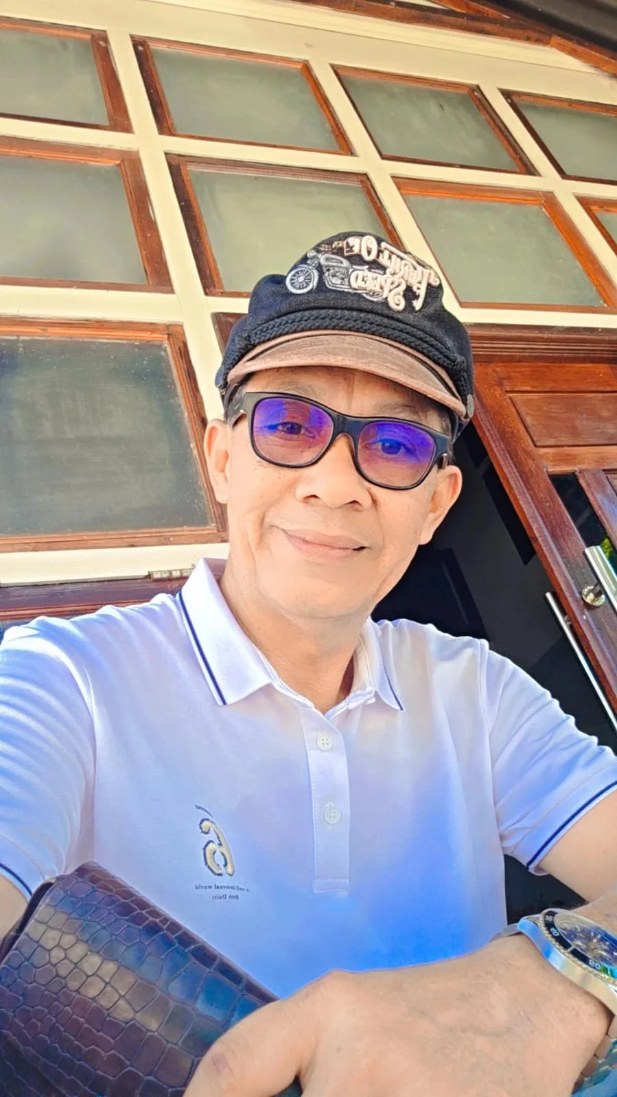 Demi Kenyamanan Jamaah, Haji Raymond Timbun Jalan Berlubang Menuju Masjid Baru Simpang Lhee