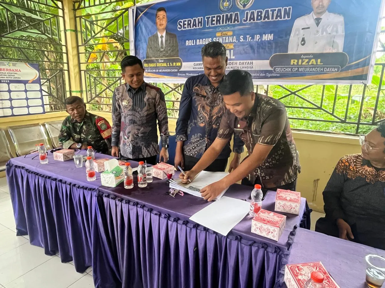 Sertijab Gampong Meurandeh Dayah, Pj Ucapkan Terimakasih Atas Dukungan Selama Menjabat
